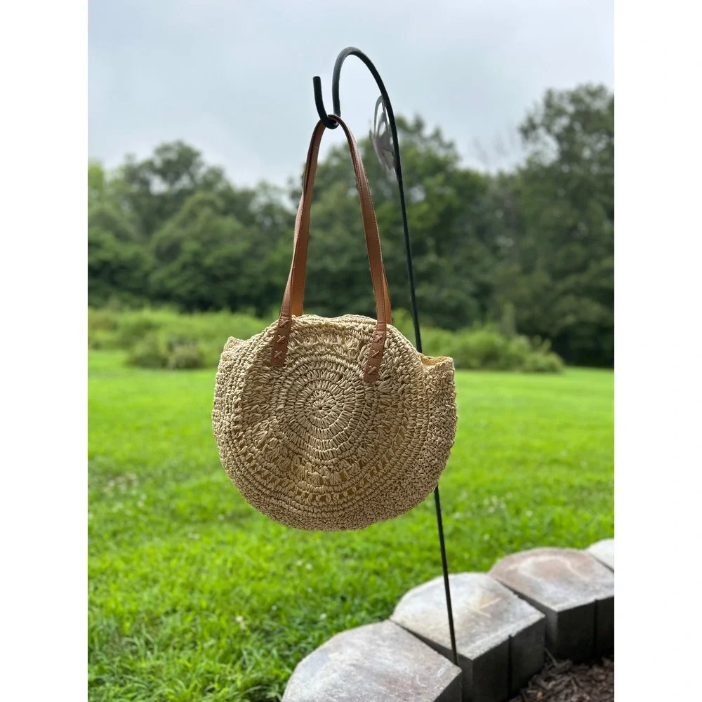 Unbranded Round Straw Tote Bag Woven Lg  Beige EUC Boho Beach Vacation Travel